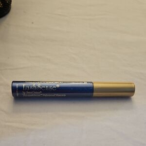 Volumizing Waterproof Mascara - Black Brown